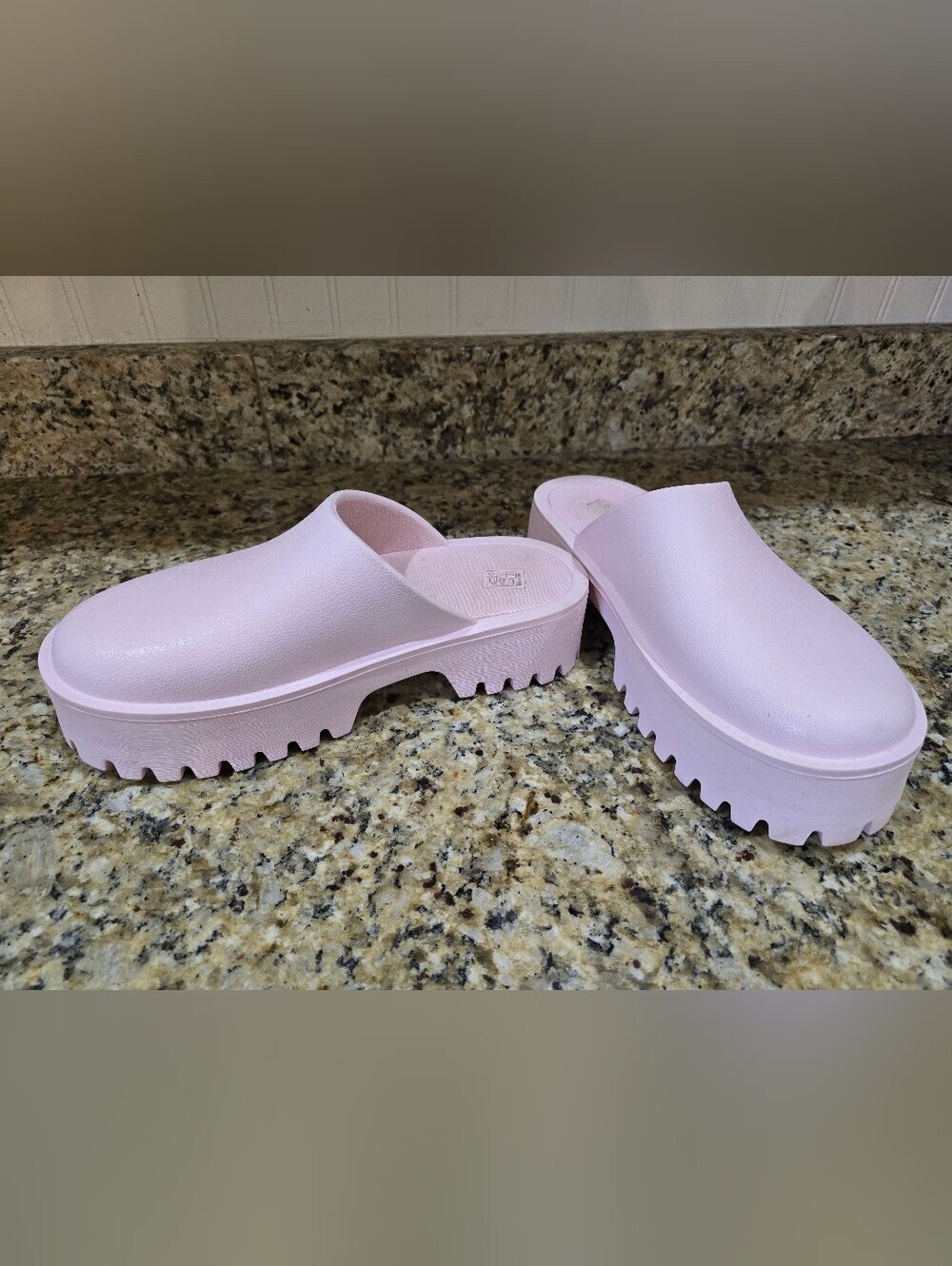 Unbranded Chunky Light Pink Platform Clogs Women's Size 10